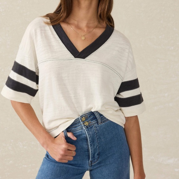 Faherty Tops - Faherty Sunwashed Slub Varsity Tee Cream and Navy size XS